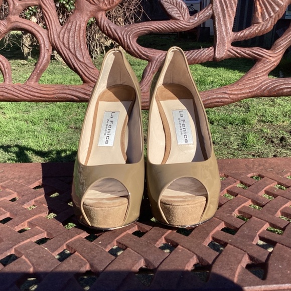 LaFenice Venezia Vero Cuoio Taupe Patent Leather Open Toe Pump Stiletto Heel - Picture 3 of 9